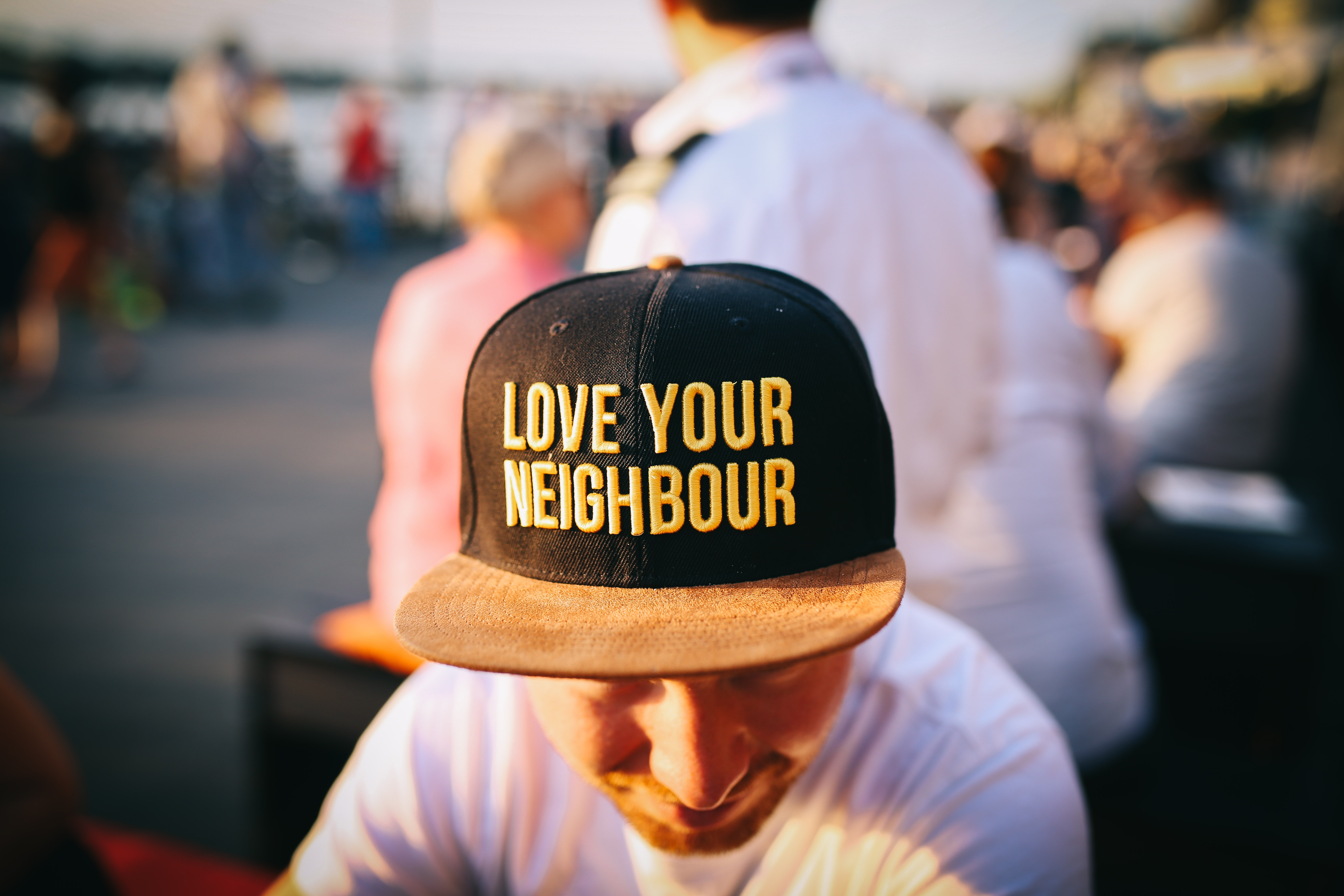 nina-strehl-LoveUrNeighbour-unsplash